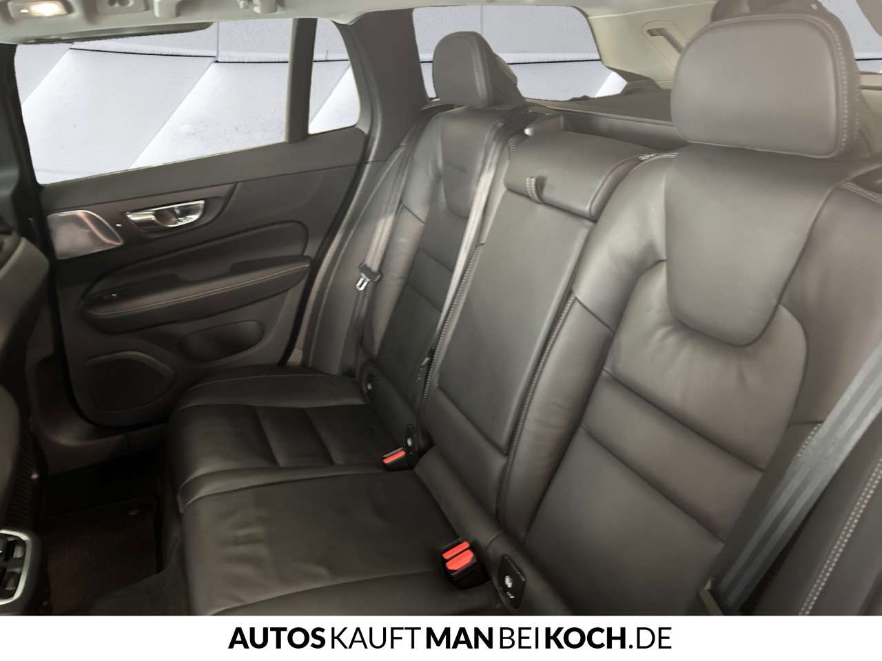 Fahrzeugbild eines Volvo V60 Cross Country