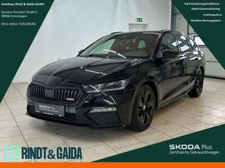 Schräge Frontansicht auf einen Skoda Octavia , freigestellt