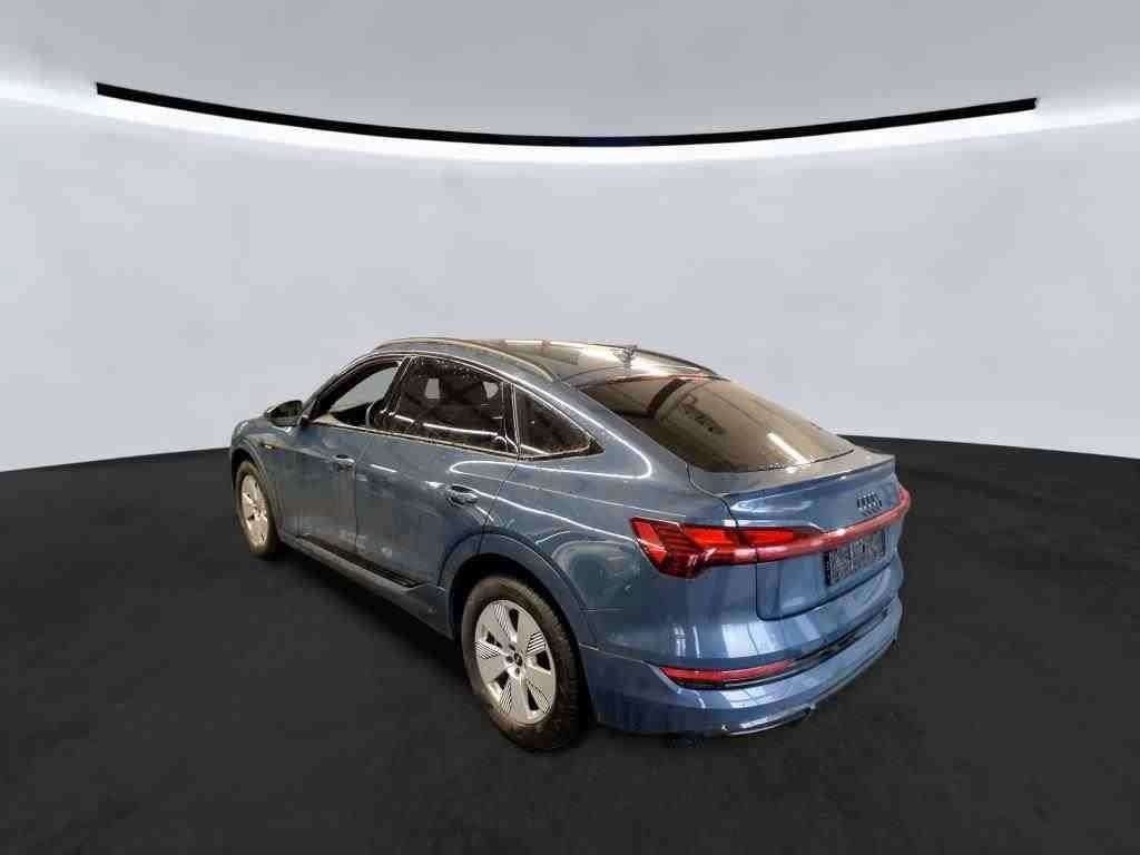 Fahrzeugbild eines Audi e-tron