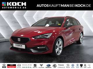 Schräge Frontansicht auf einen SEAT Leon , freigestellt
