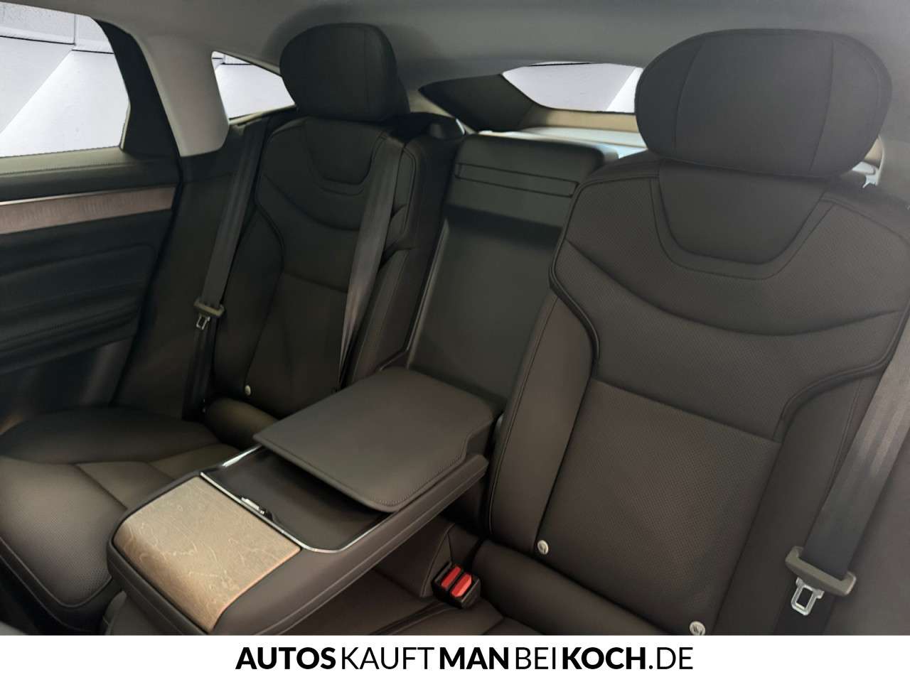 Fahrzeugbild eines Volvo ES90