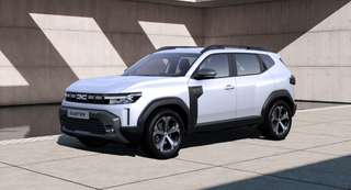 Schräge Frontansicht auf einen Dacia Duster , freigestellt