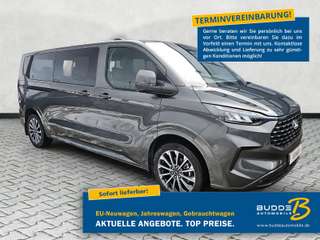 Schräge Frontansicht auf einen Ford Tourneo Custom , freigestellt