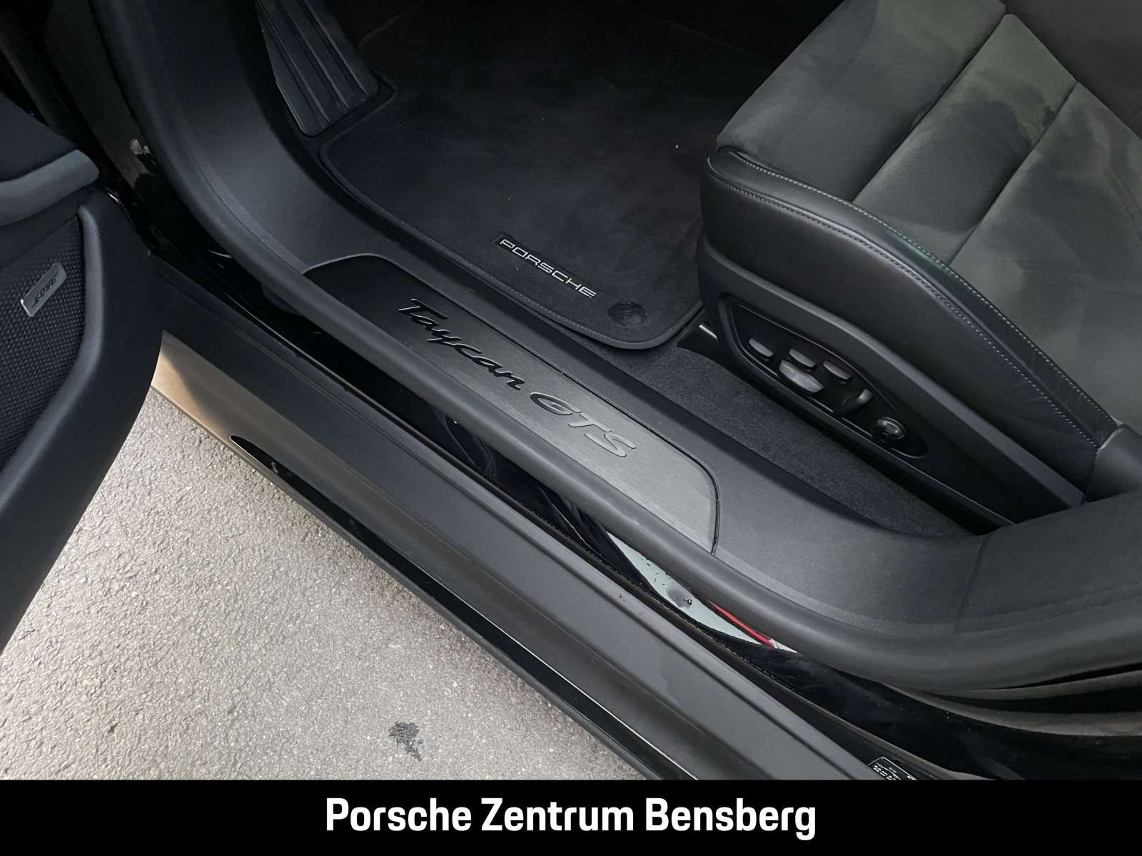 Fahrzeugbild eines Porsche Taycan