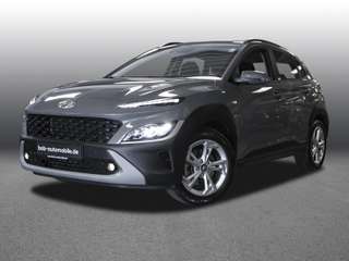Schräge Frontansicht auf einen Hyundai Kona , freigestellt