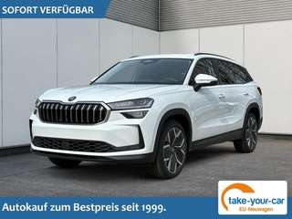 Schräge Frontansicht auf einen Skoda Kodiaq , freigestellt