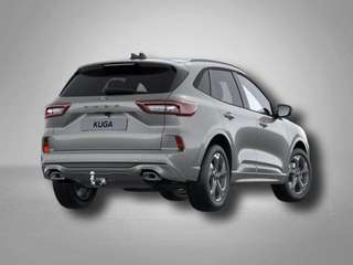 Schräge Frontansicht auf einen Ford Kuga , freigestellt