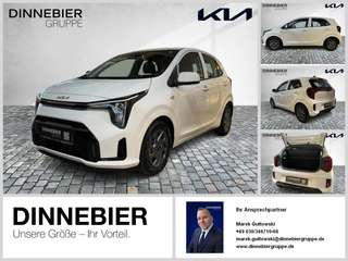 Schräge Frontansicht auf einen Kia Picanto , freigestellt