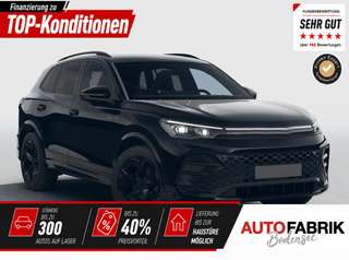 Schräge Frontansicht auf einen Volkswagen Tiguan , freigestellt