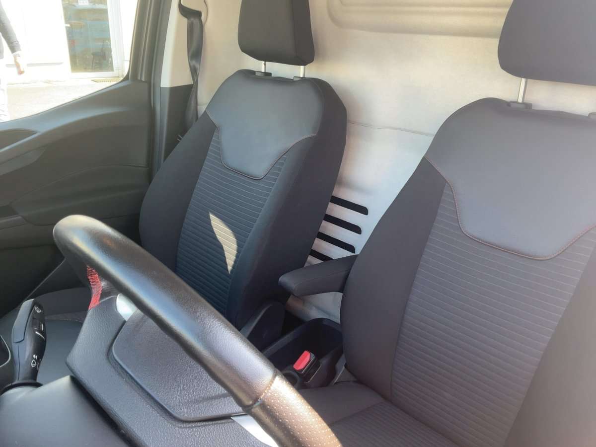 Fahrzeugbild eines Ford Transit Courier