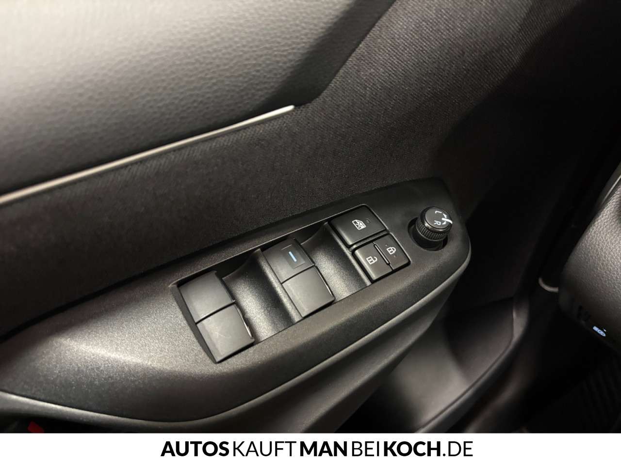 Fahrzeugbild eines Mazda Mazda2 Hybrid