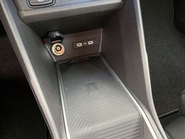 Fahrzeugbild eines Renault 4 E-TECH