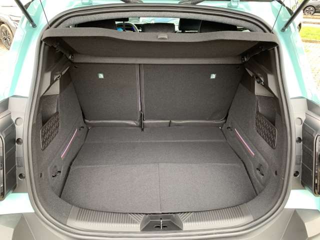 Fahrzeugbild eines Renault 4 E-TECH