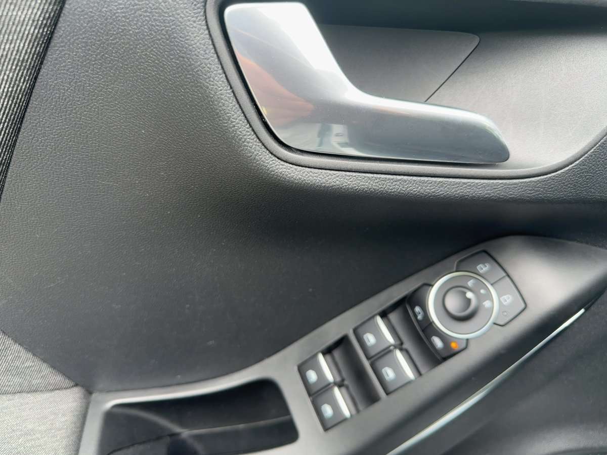 Fahrzeugbild eines Ford Puma