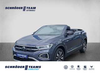 Schräge Frontansicht auf einen Volkswagen T-Roc , freigestellt