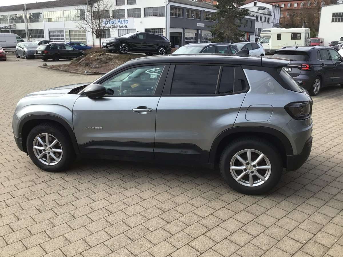 Fahrzeugbild eines Jeep Avenger