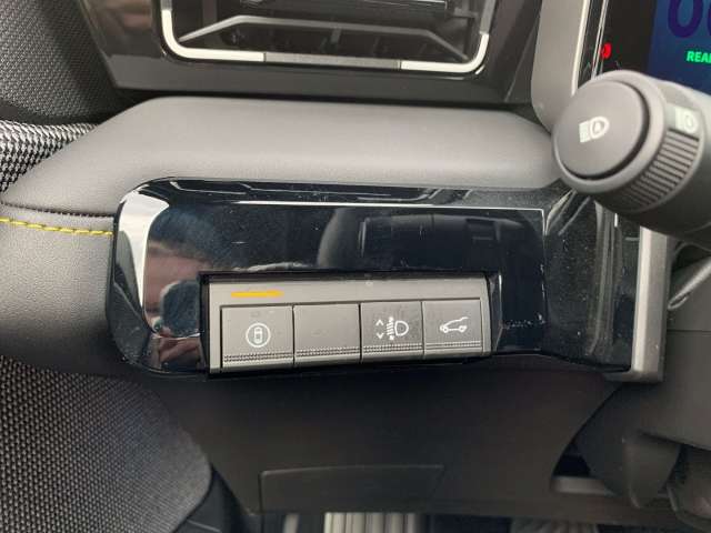 Fahrzeugbild eines Renault 4 E-TECH