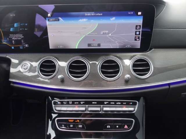 Fahrzeugbild eines Mercedes-Benz E-Klasse