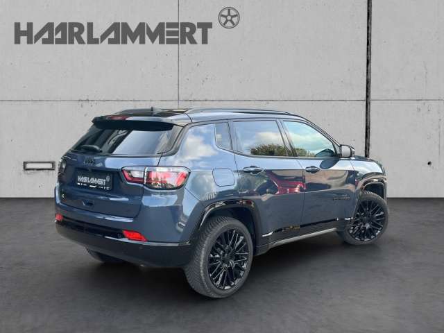 Fahrzeugbild eines Jeep Compass