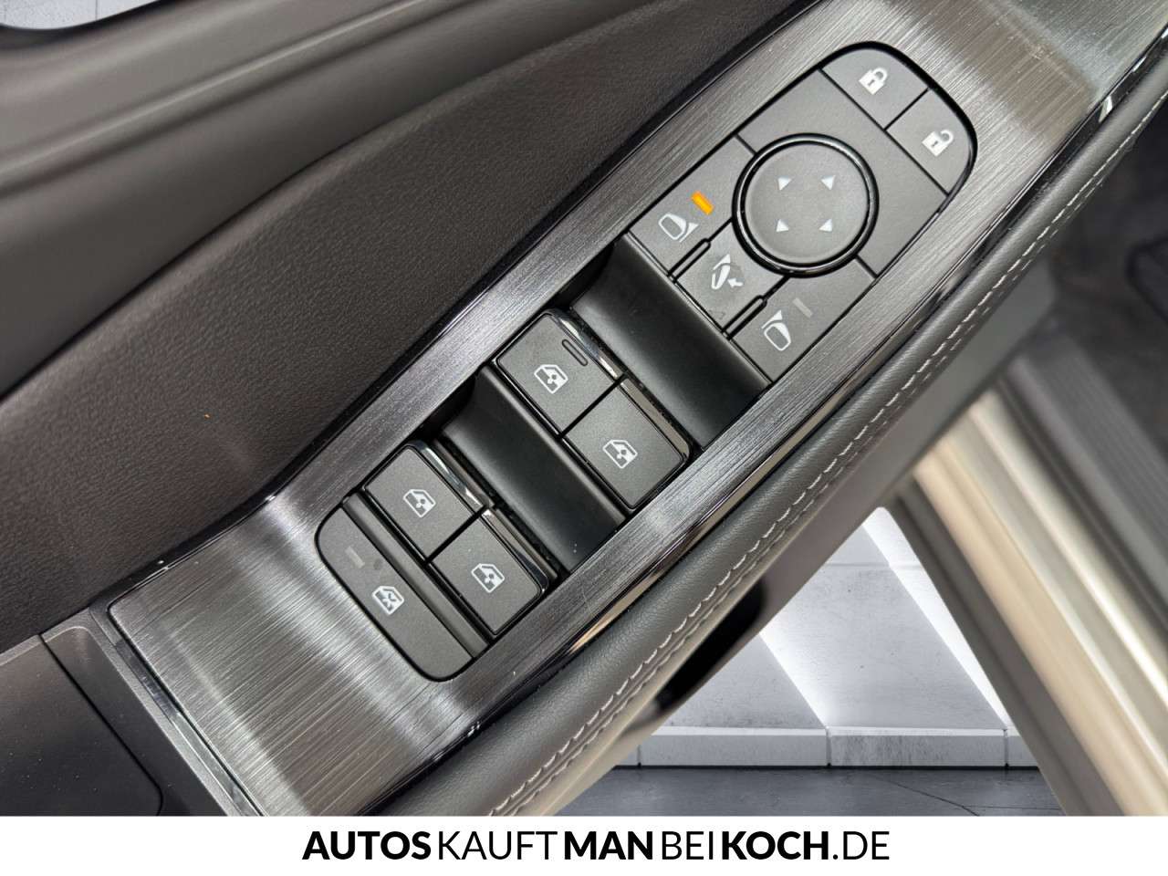 Fahrzeugbild eines Nissan X-TRAIL