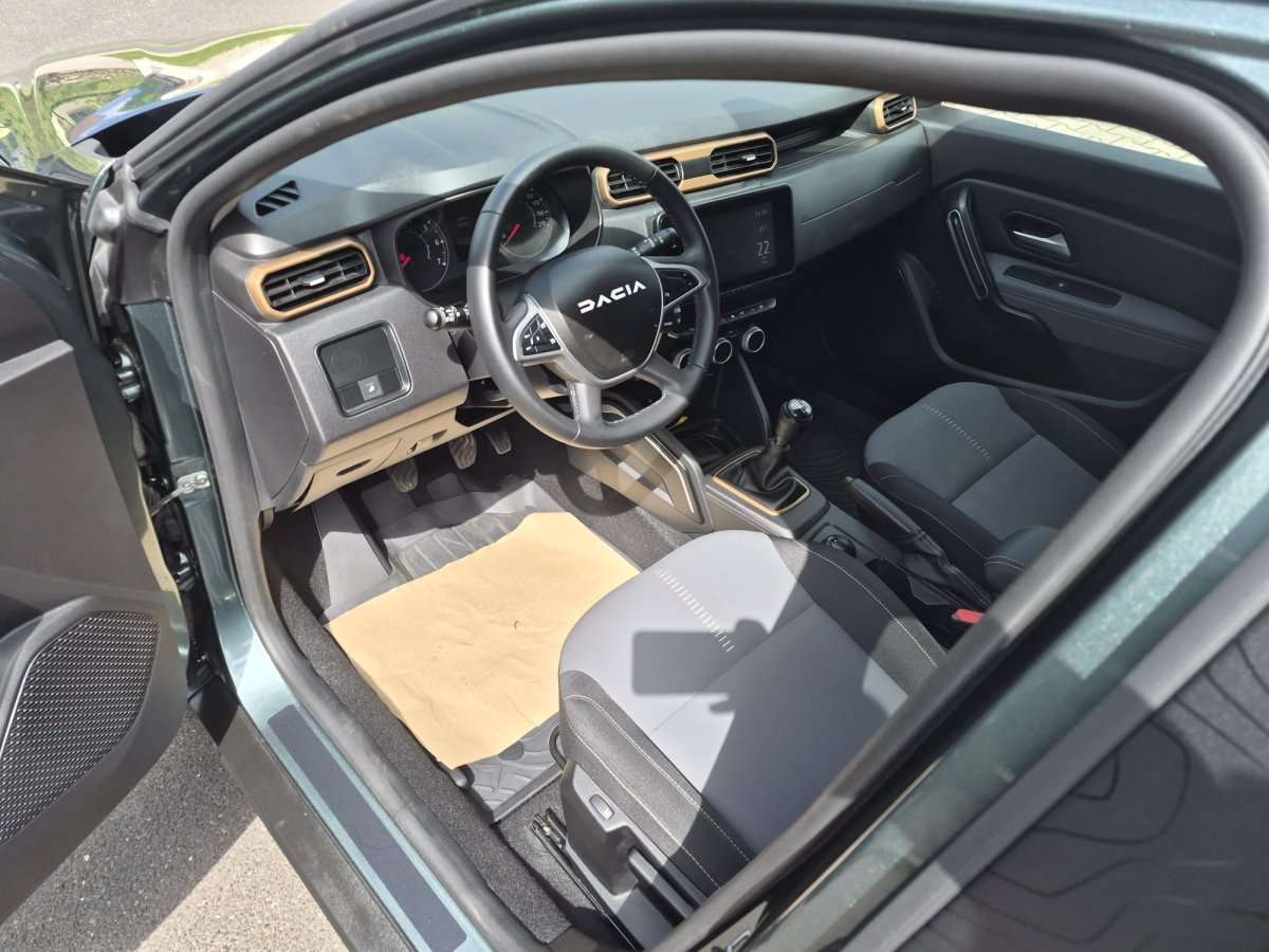 Fahrzeugbild eines Dacia Duster
