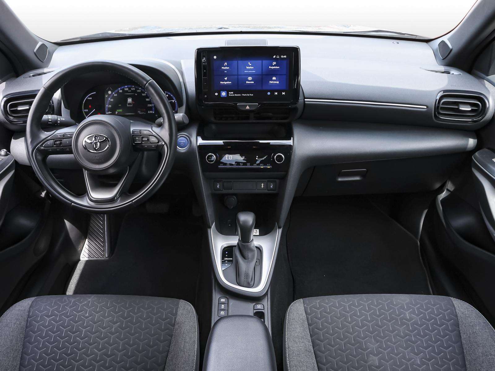 Fahrzeugbild eines Toyota Yaris Cross