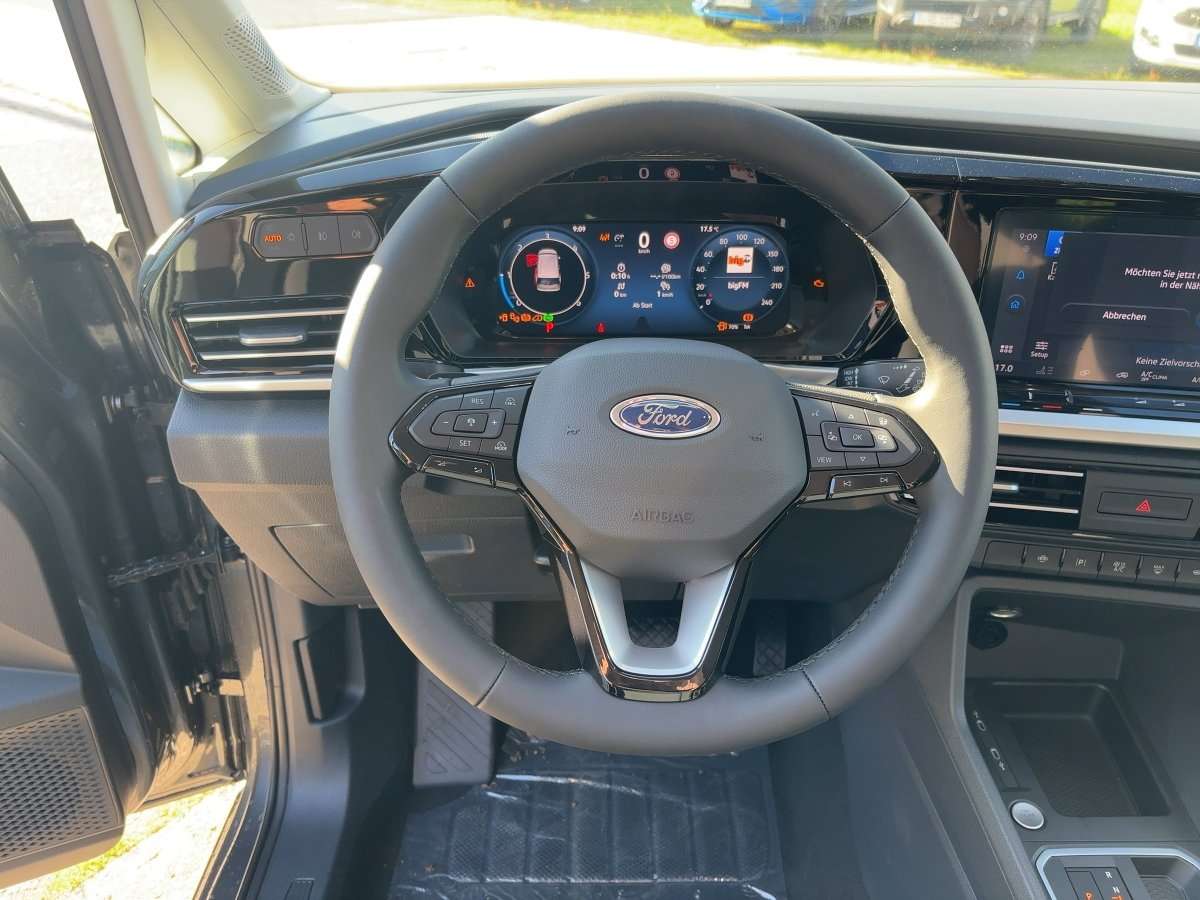 Fahrzeugbild eines Ford Grand Tourneo