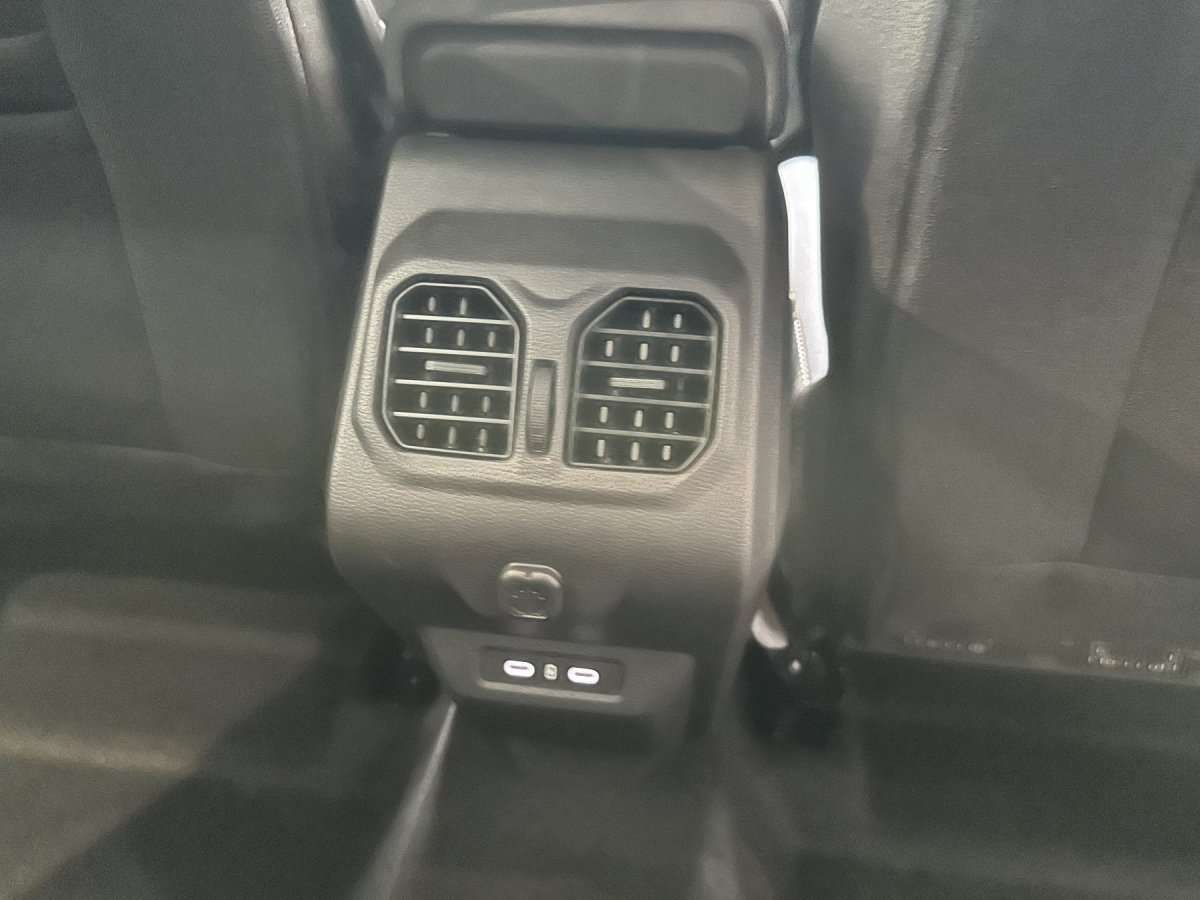 Fahrzeugbild eines Dacia Bigster