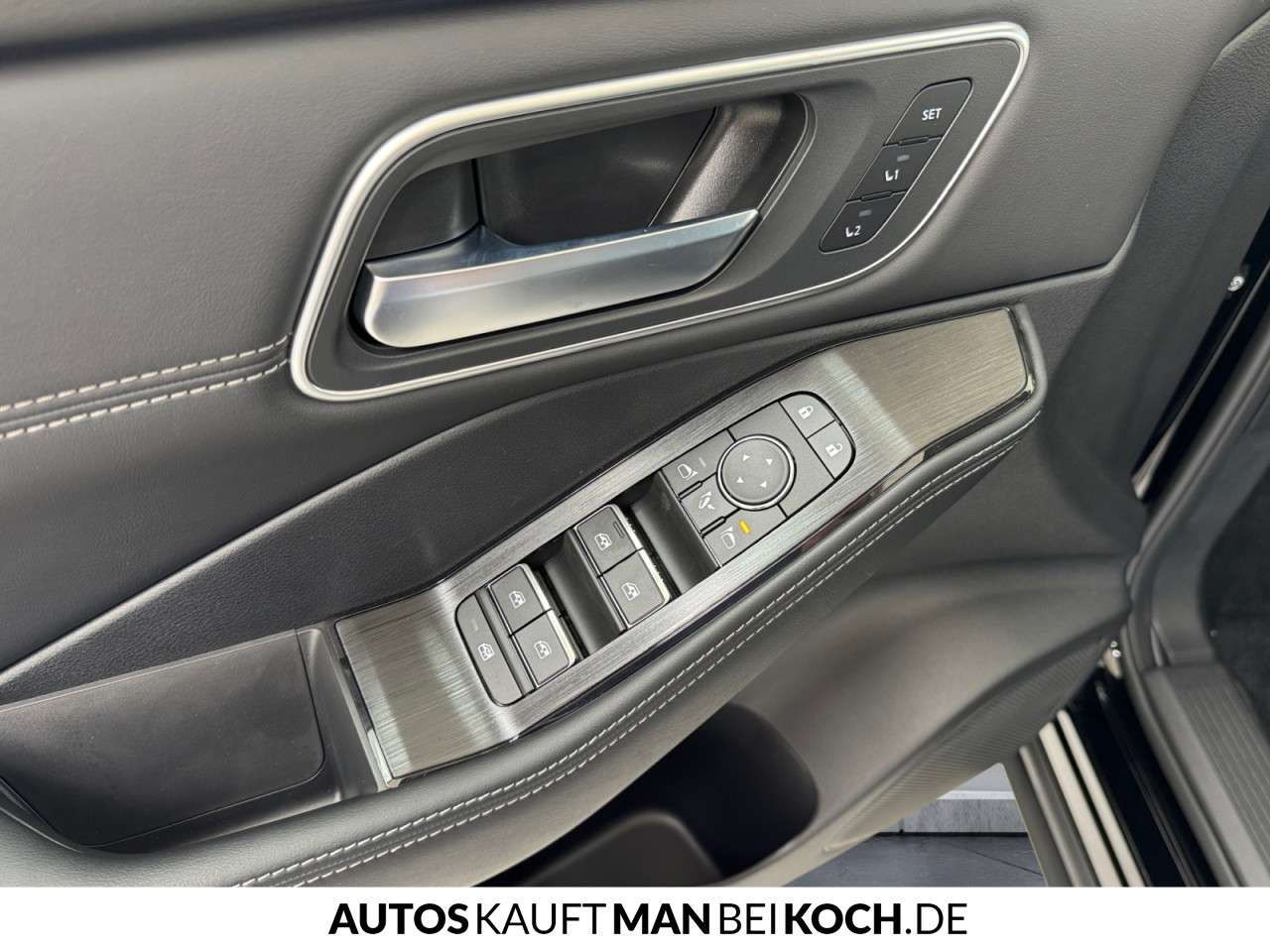 Fahrzeugbild eines Nissan X-TRAIL