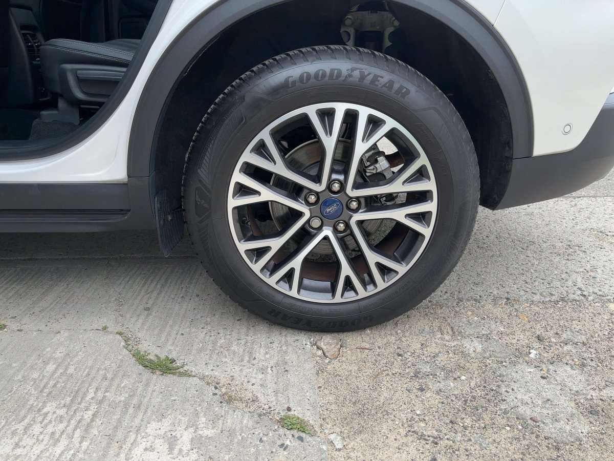 Fahrzeugbild eines Ford Kuga