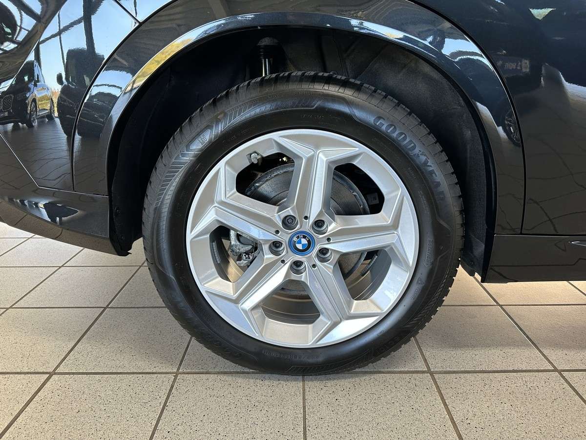 Fahrzeugbild eines BMW ix2