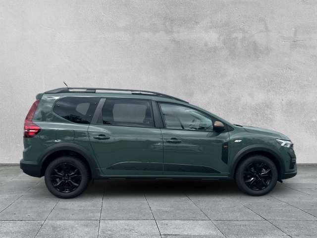 Fahrzeugbild eines Dacia Jogger