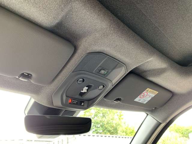 Fahrzeugbild eines Renault 4 E-TECH