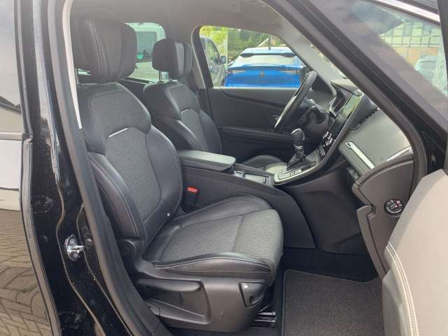 Fahrzeugbild eines Renault Grand Scénic