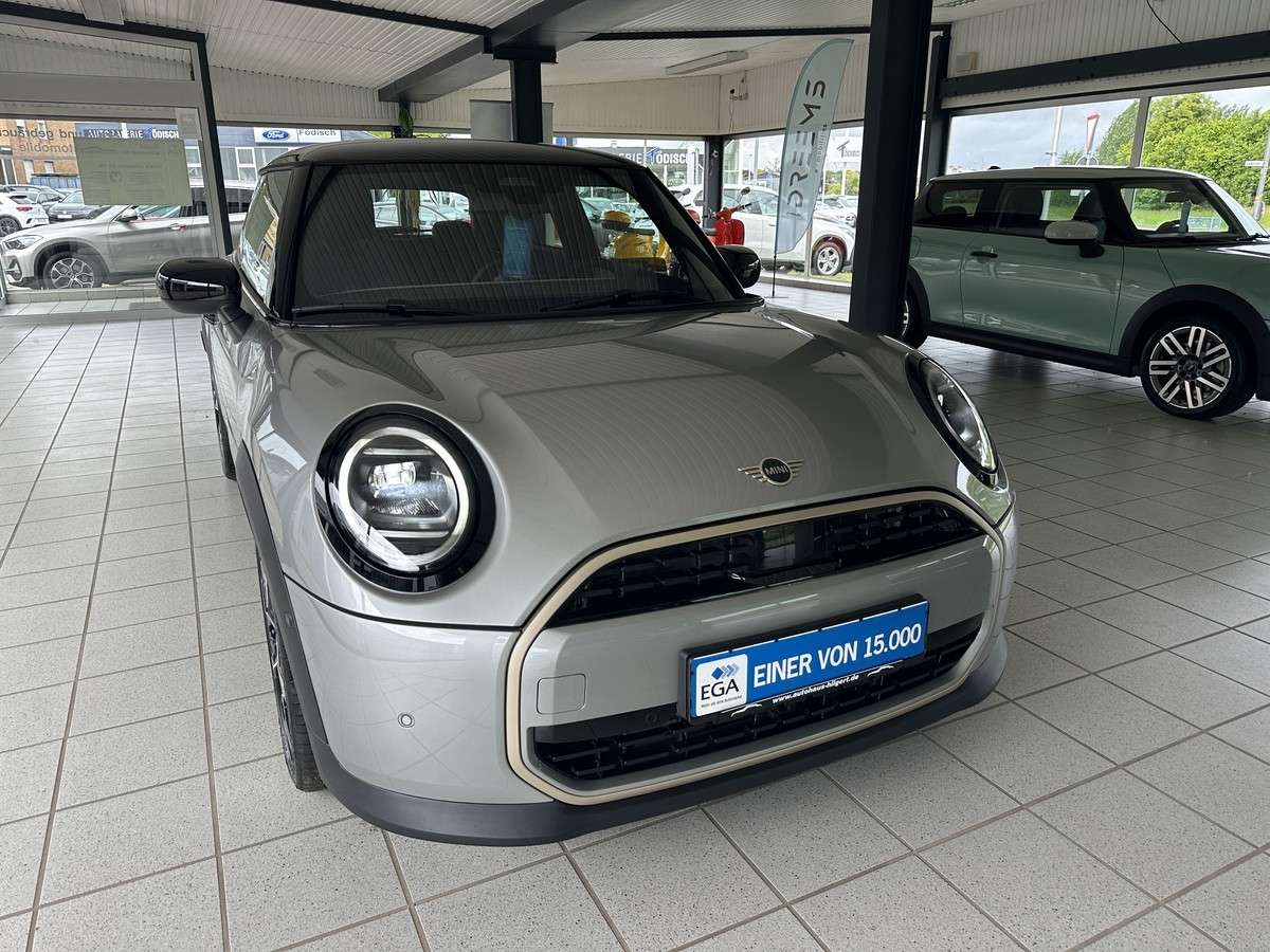 Fahrzeugbild eines MINI COOPER