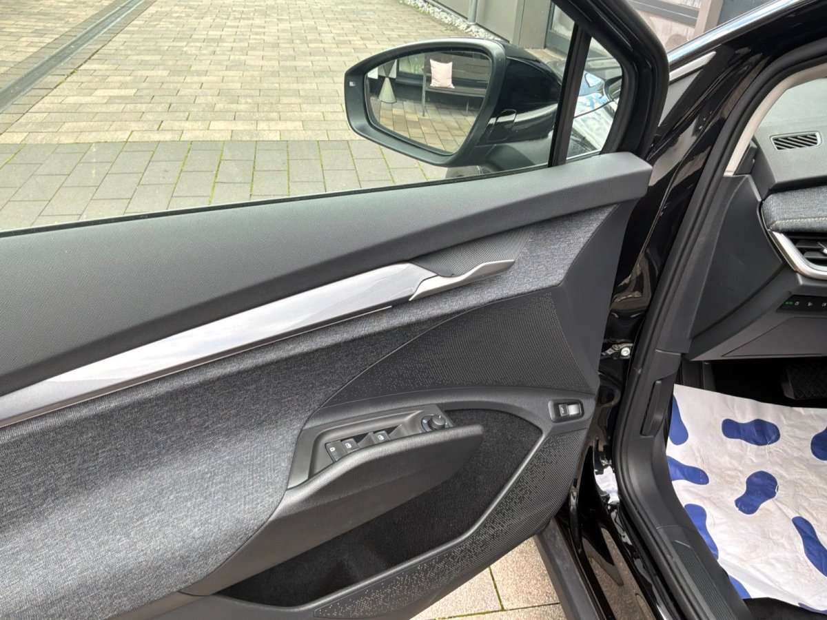 Fahrzeugbild eines Skoda ELROQ