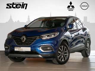 Schräge Frontansicht auf einen Renault Kadjar , freigestellt