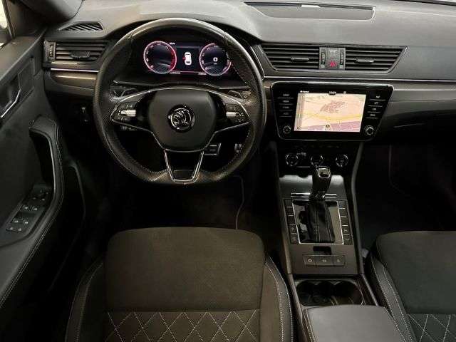 Fahrzeugbild eines Skoda Superb