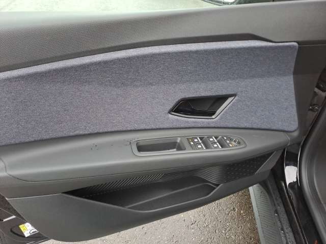 Fahrzeugbild eines Renault 5 E-TECH