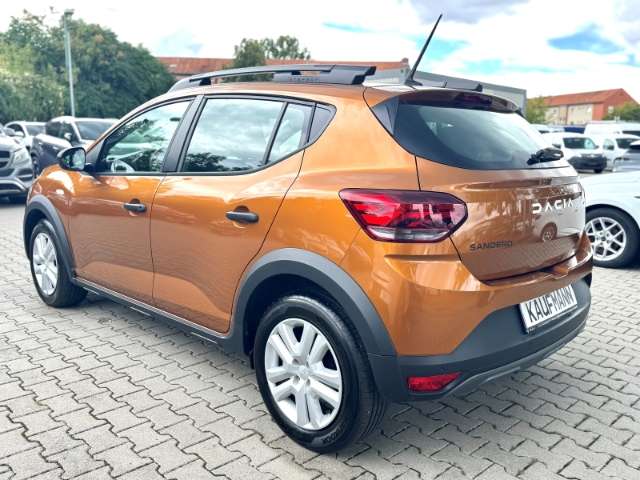 Fahrzeugbild eines Dacia Sandero