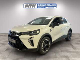 Schräge Frontansicht auf einen Mitsubishi ASX , freigestellt