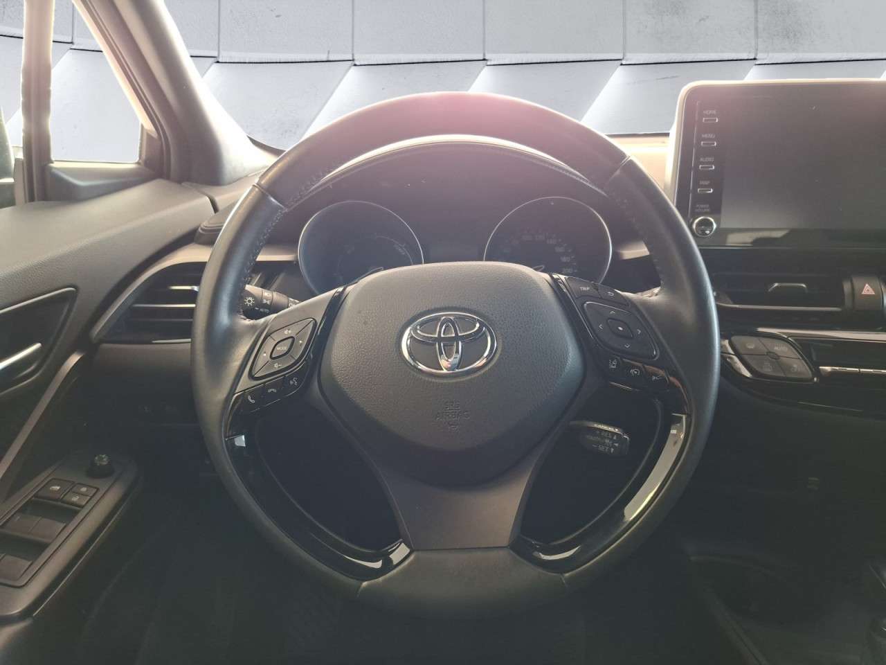 Fahrzeugbild eines Toyota C-HR