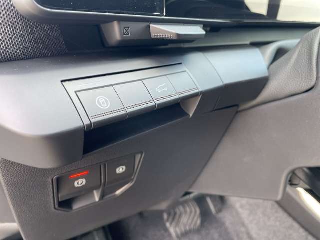 Fahrzeugbild eines Renault Scenic E-TECH