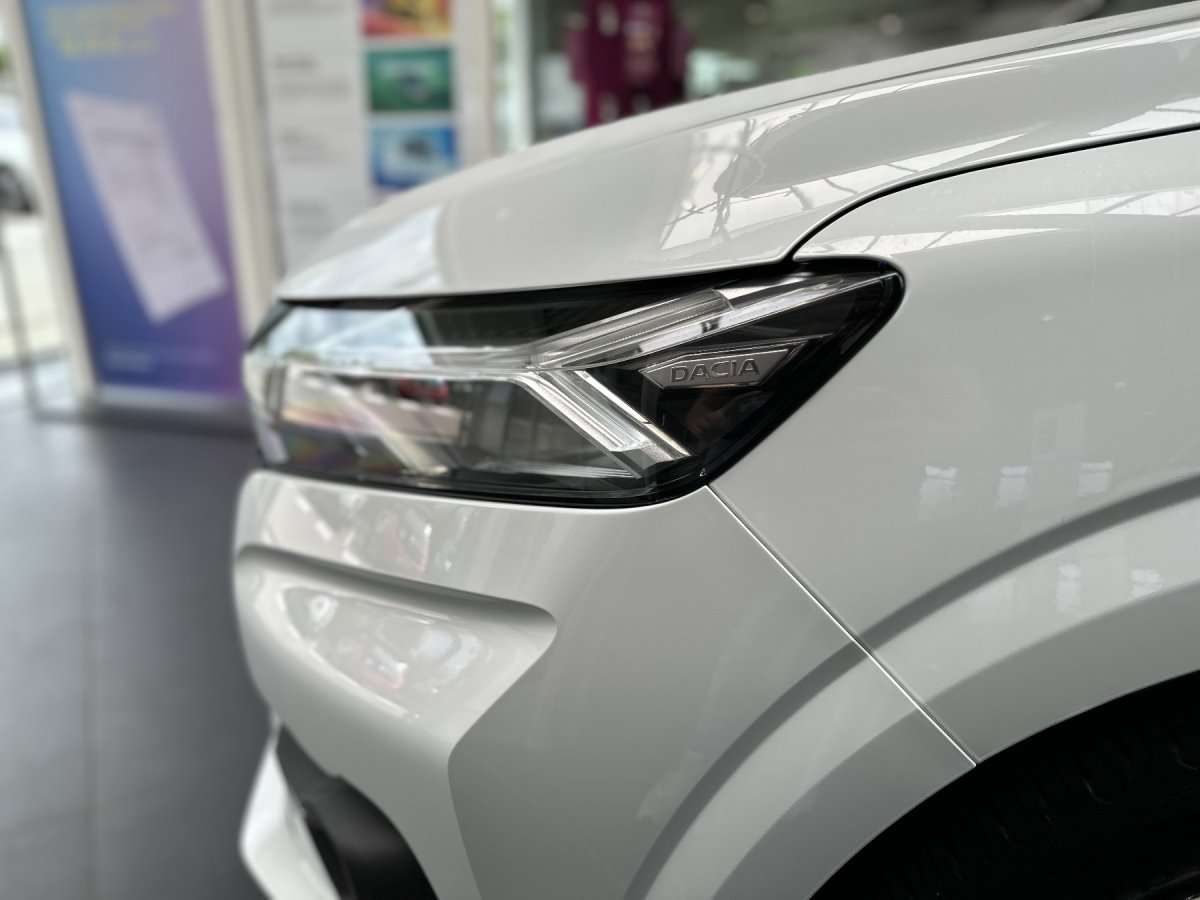 Fahrzeugbild eines Dacia Sandero