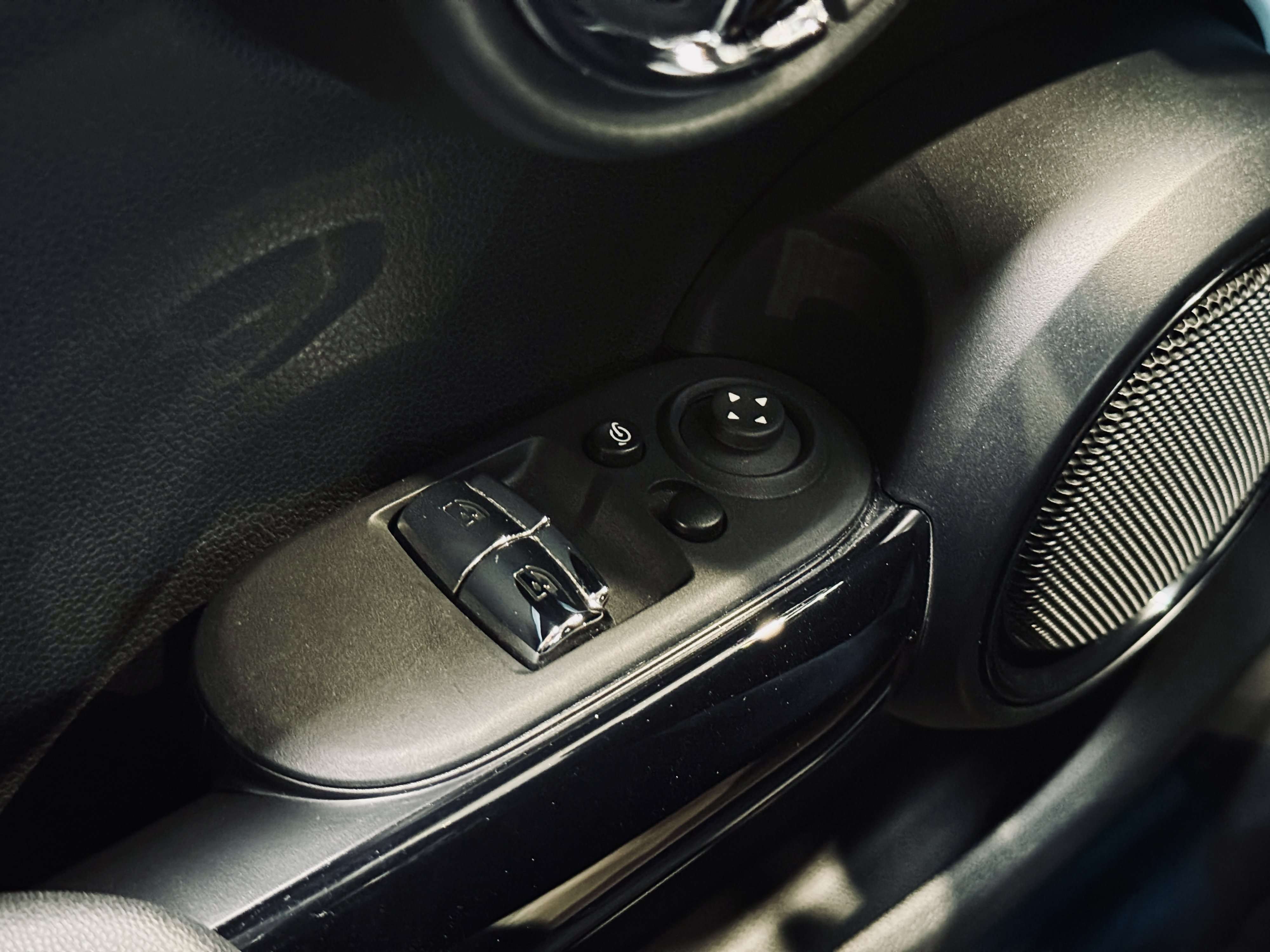 Fahrzeugbild eines MINI COOPER
