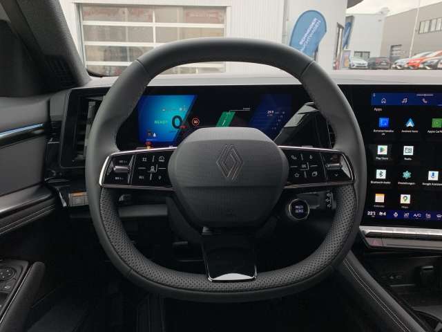 Fahrzeugbild eines Renault Rafale