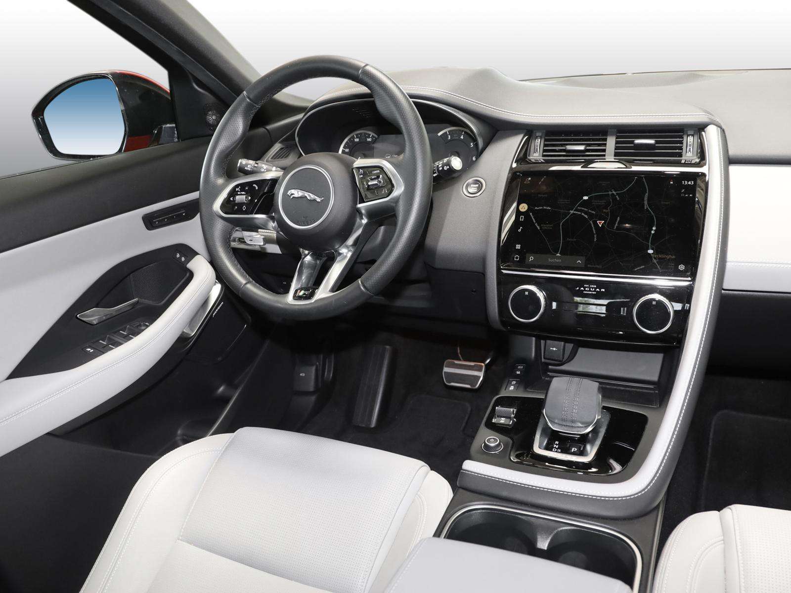 Fahrzeugbild eines Jaguar E-PACE