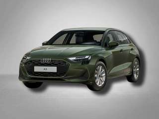 Schräge Frontansicht auf einen Audi A3 , freigestellt