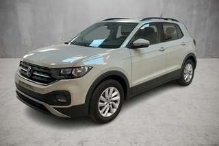 Schräge Frontansicht auf einen Volkswagen T-Cross , freigestellt