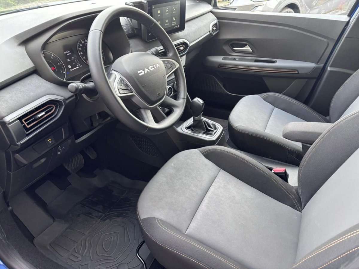 Fahrzeugbild eines Dacia Sandero
